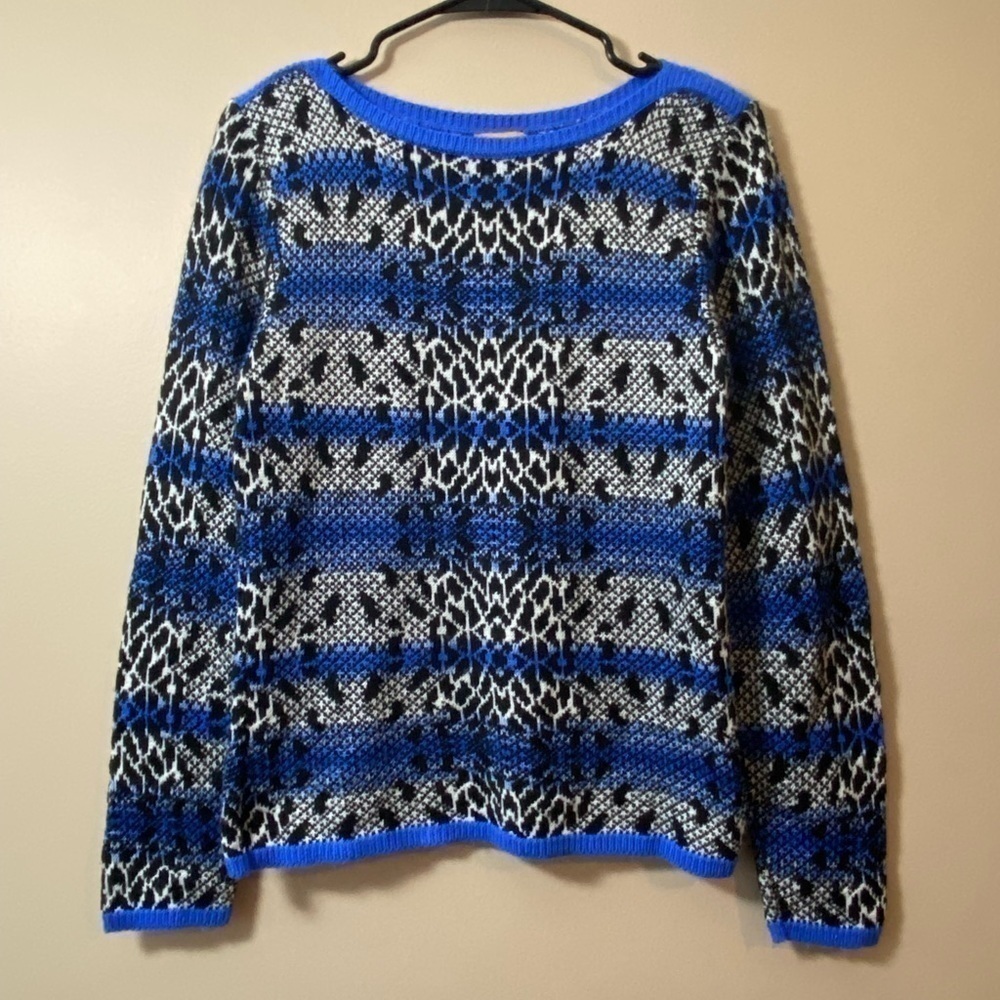 Ruby Red Vintage Sweater Women’s size Small Blue and Black